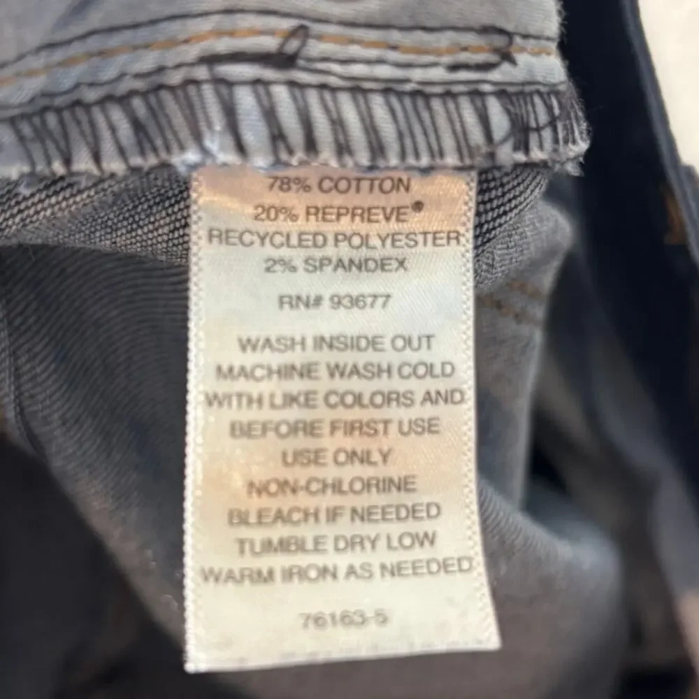 Liz Claiborne Women's Size 8 Girlfriend Straight Leg Mid-Rise Denim Blue Jeans